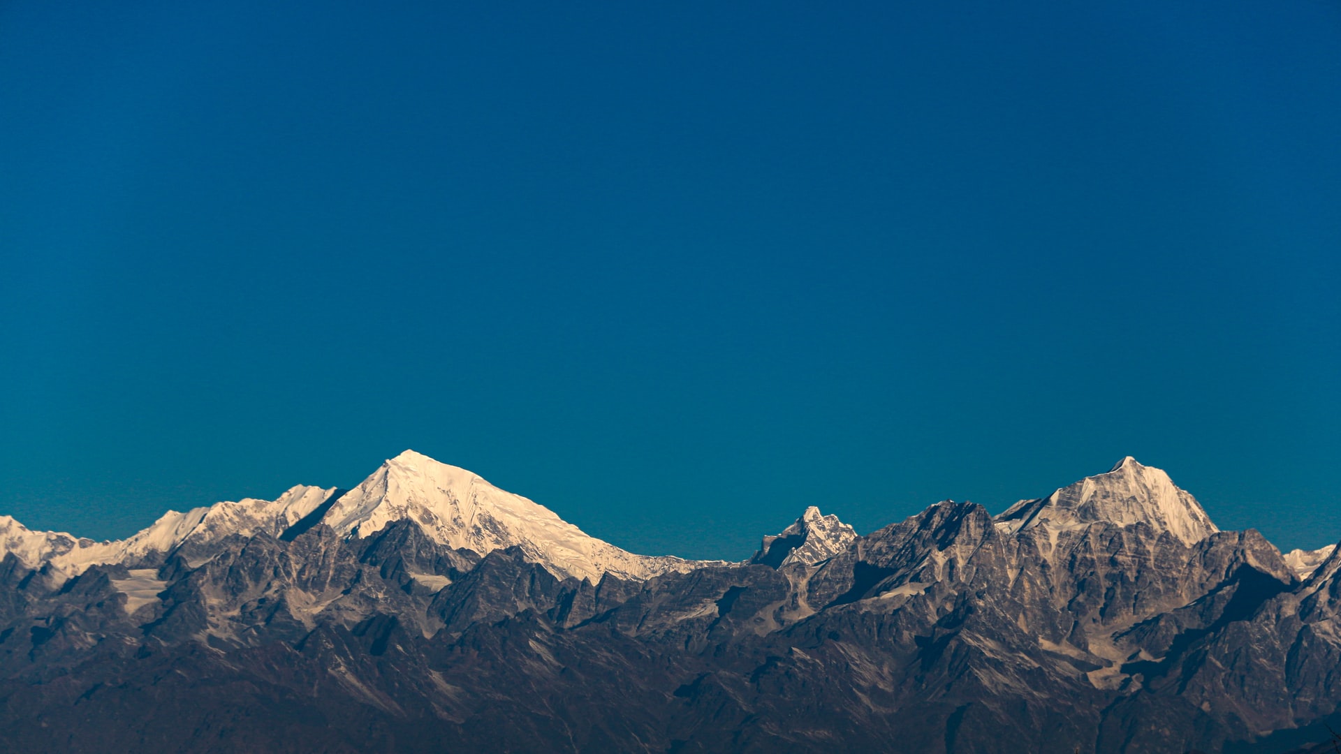 rojan-maharjan-o69852FQA48-unsplash